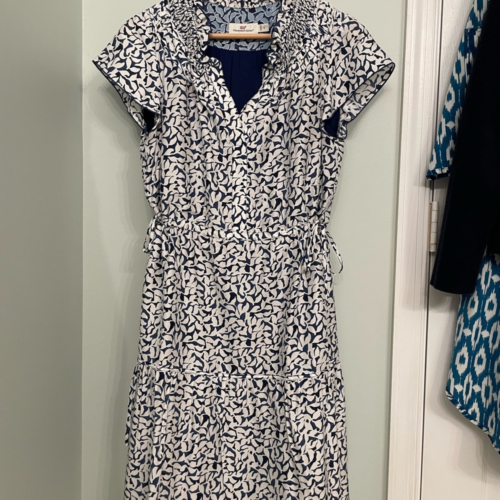 Vineyard Vines silk Navy and White Patterned Dress